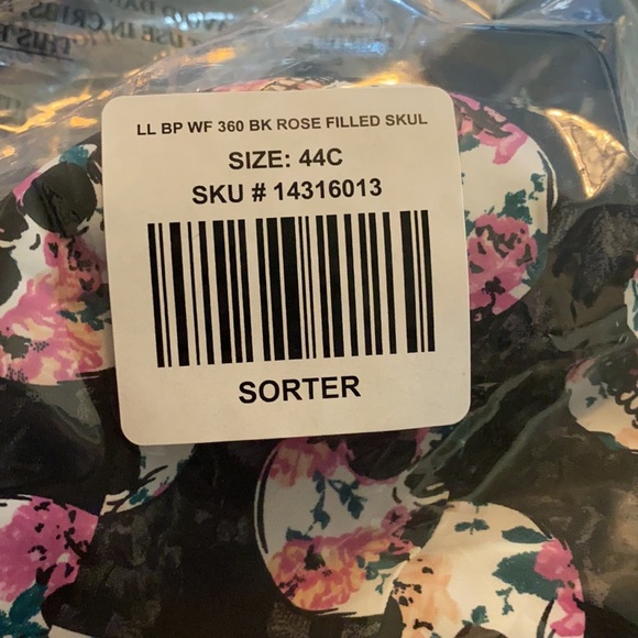 NWT TORRID DAY OF THE DEAD  Skull Wirefree 360 Smoothing Bra☠️💜💀🩷 - Picture 8 of 10